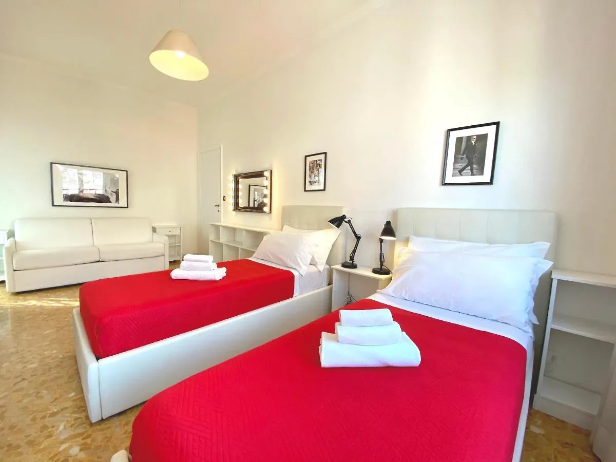 Elegant Vatican Metro & Golf Rome Apartment