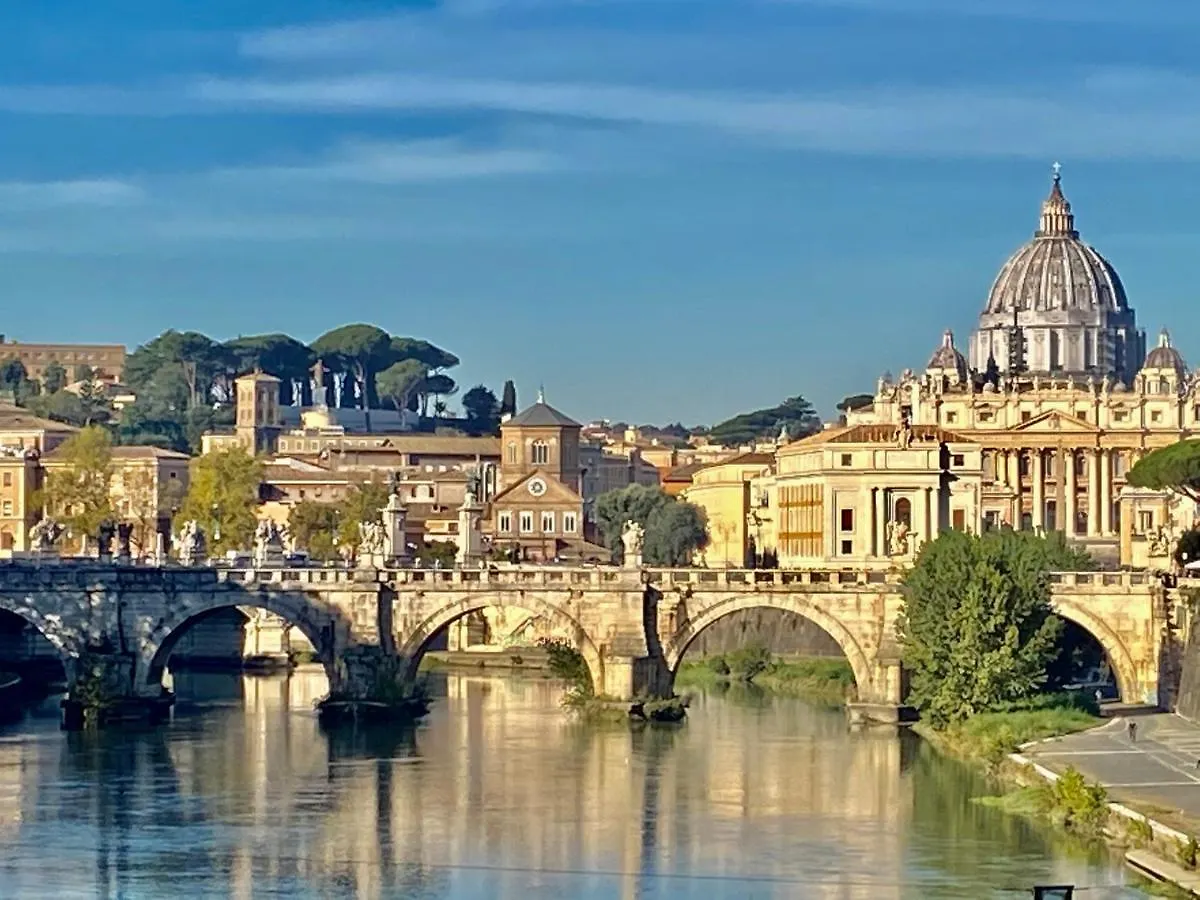 Elegant Vatican Metro & Golf Rome Apartment
