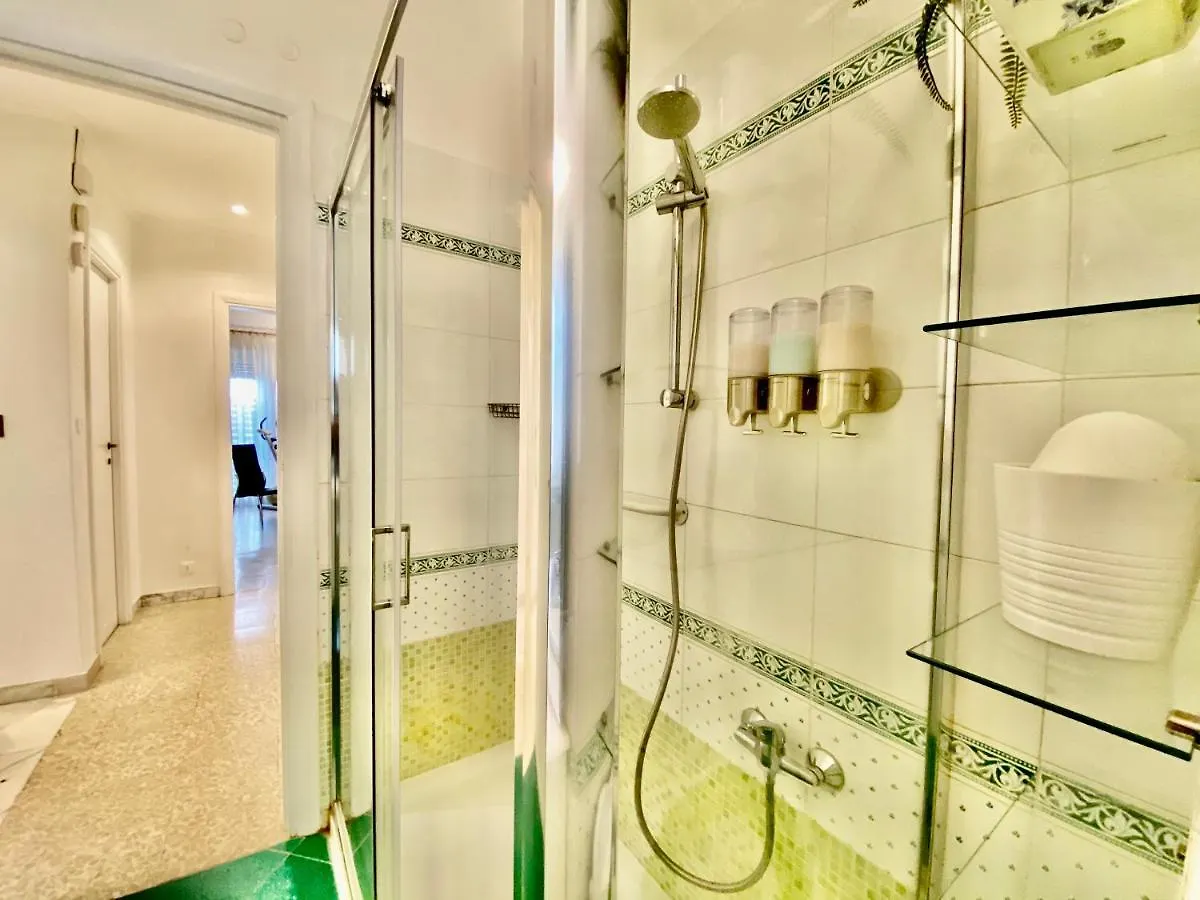 Elegant Vatican Metro & Golf Rome Apartment